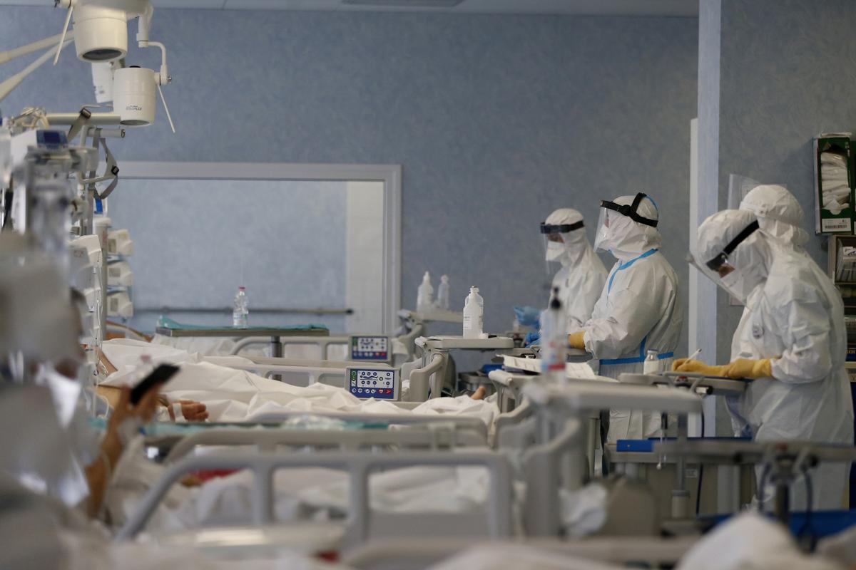 Iss, il 79% dei letti di intensiva è occupato da No Vax. I numeri schiaccianti Iss, il 79% dei letti di intensiva è occupato da No Vax. I numeri schiaccianti