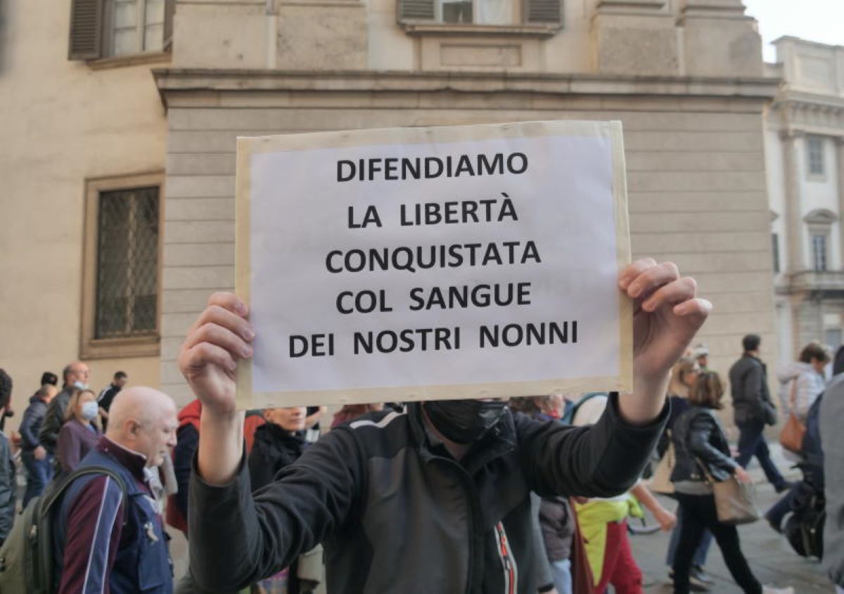 Liliana Segre insultata da un antifascista, imbarazzo nella sinistra