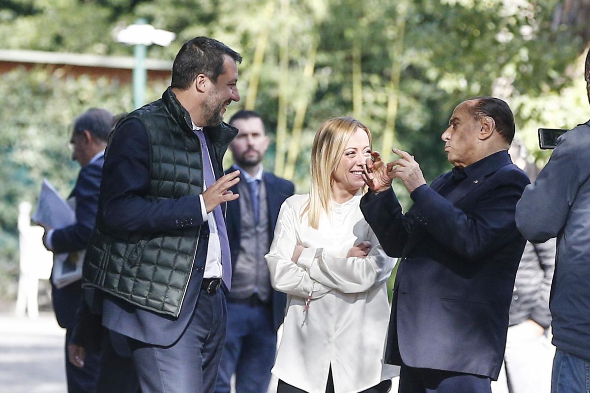 Cdx, pere al vin brulè e spigola al forno: a Villa Grande cambia il menù
