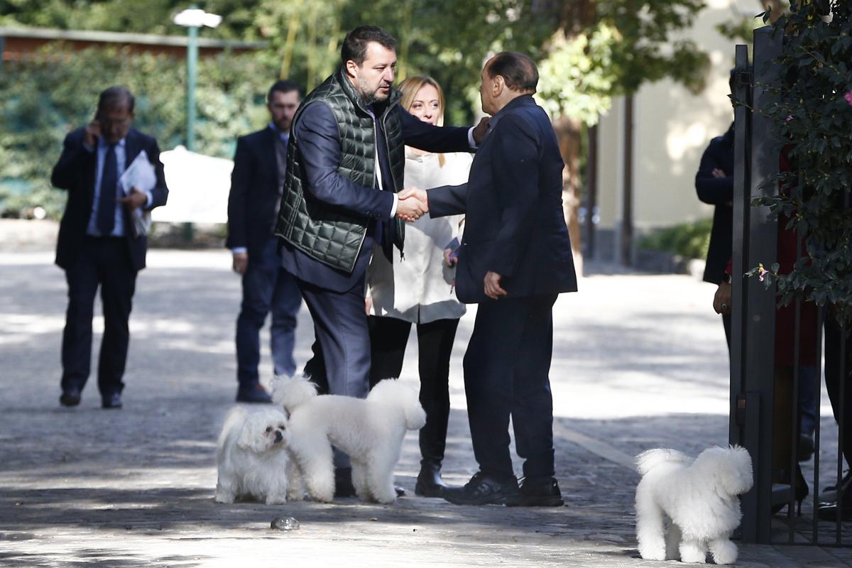 Cdx, pere al vin brulè e spigola al forno: a Villa Grande cambia il menù