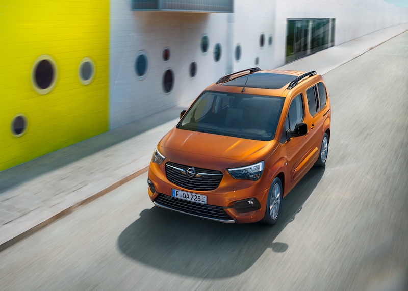 il nuovo Opel Combo-e Life, perfetto per i viaggi in famiglia.