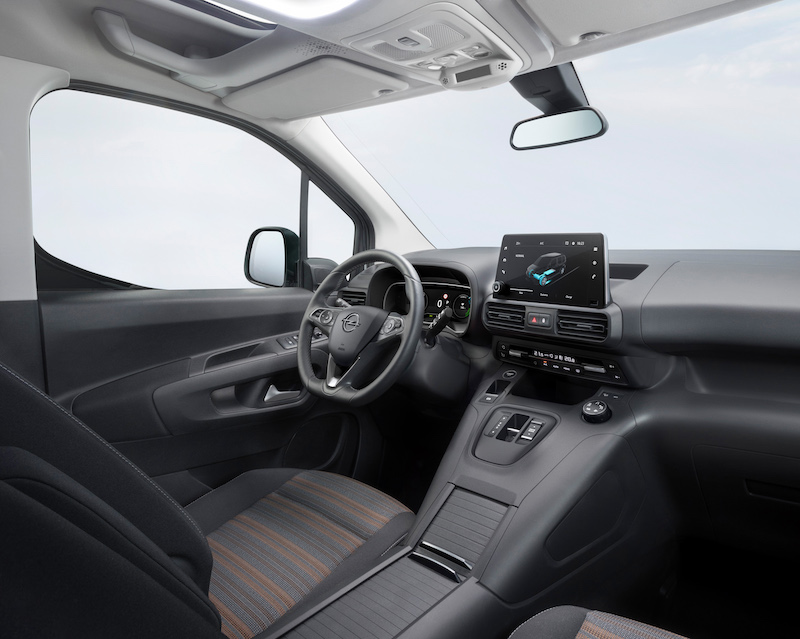 il nuovo Opel Combo-e Life, perfetto per i viaggi in famiglia.