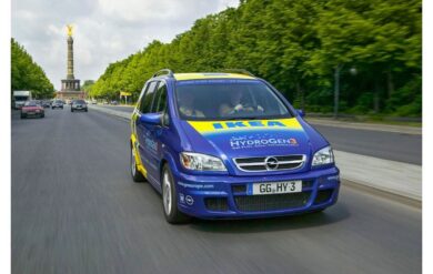 2001: Opel presentava il primo veicolo full cell