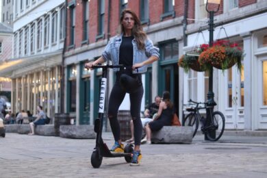 Assosharing: l’obbligo del casco non basato su dati effettivi