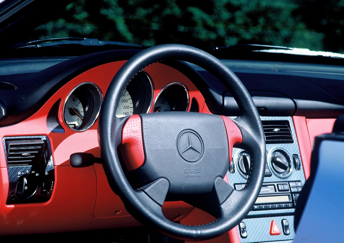 Mercedes SLK festeggia ad ‘Auto e Moto d’Epoca’ i suoi 25 anni