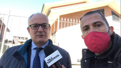 Roberto Gualtieri canta una versione rivisitata di “Roma Addio” di Remo Remotti