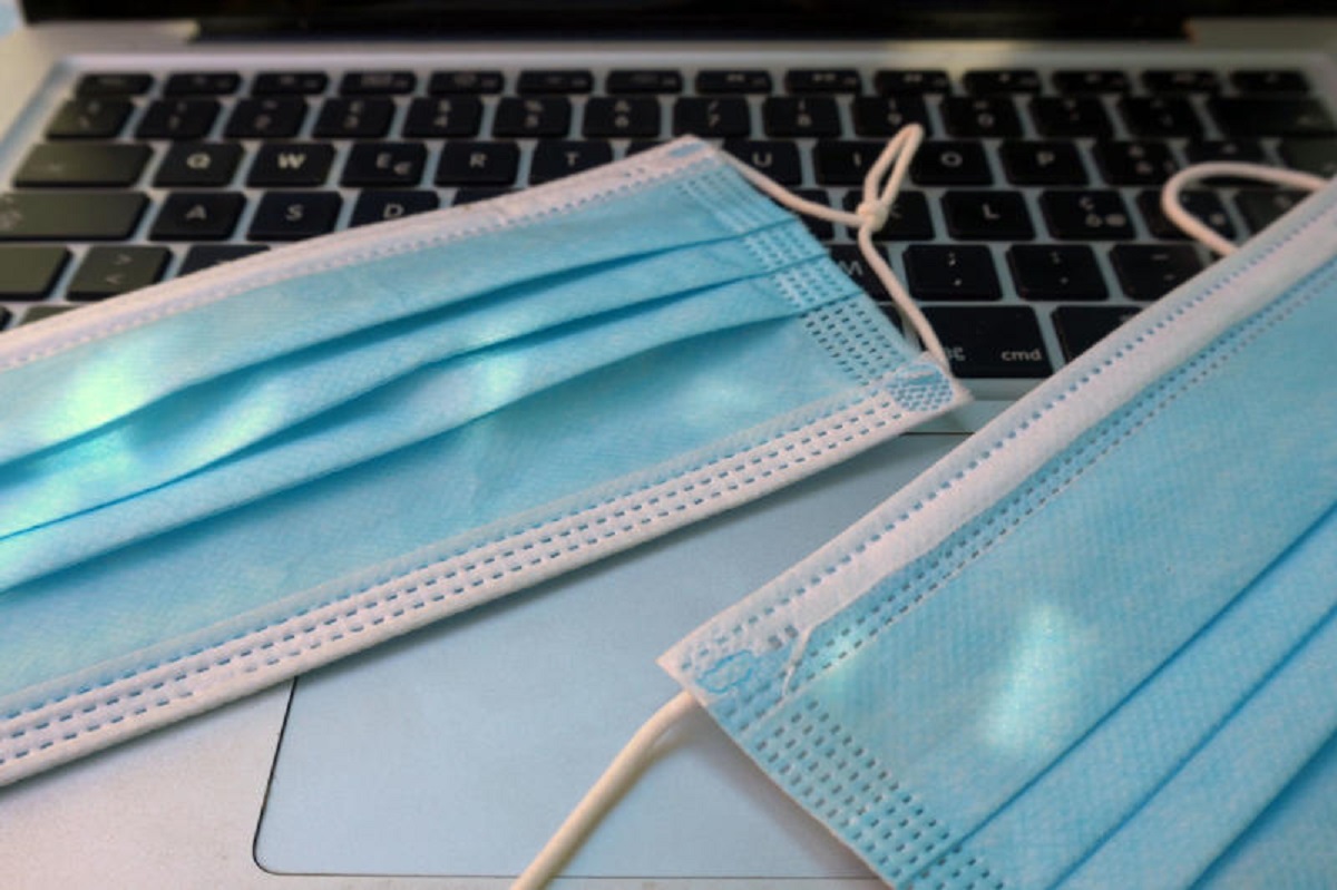 Smart working, il cavillo a cui può attaccarsi il dipendente senza Green Pass Smart working, il cavillo a cui può attaccarsi il dipendente senza Green Pass