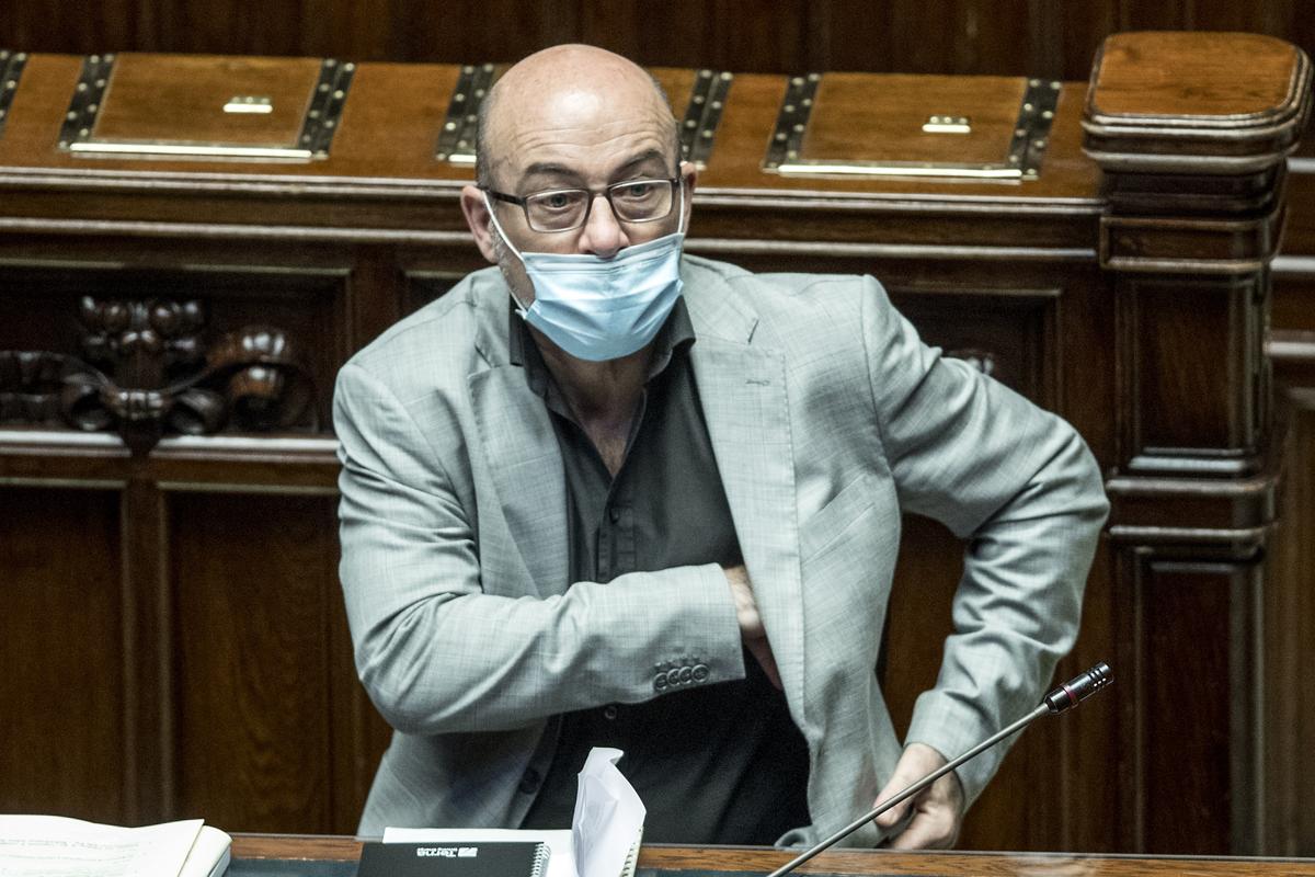 Energia, Cingolani rilancia il nucleare: “Non sono un fan ma non condanno” Energia, Cingolani rilancia il nucleare: “Non sono un fan ma non condanno”