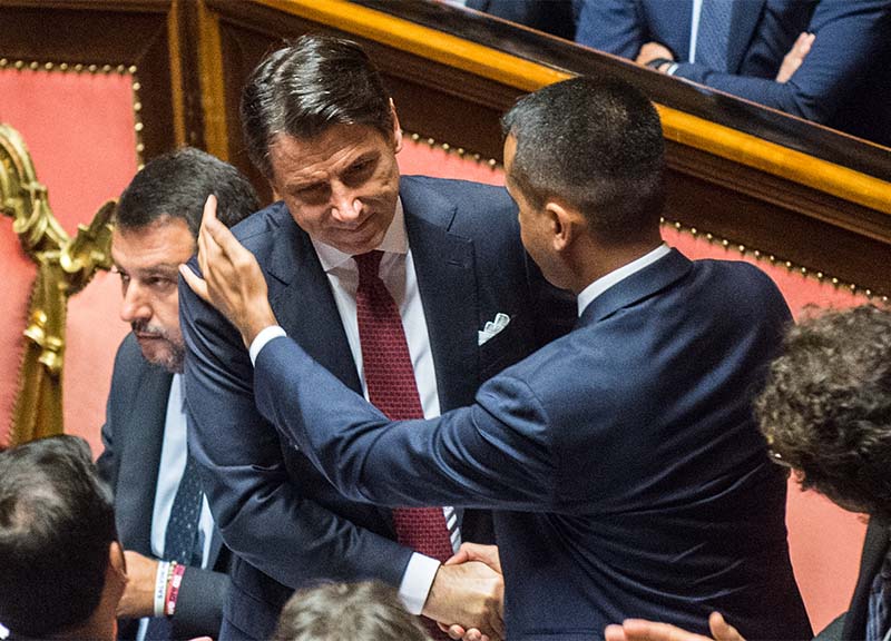 Di Maio, è giallo sul siluro partito dal suo libro: “Per qualcuno meglio…” Di Maio, è giallo sul siluro partito dal suo libro: “Per qualcuno meglio…”