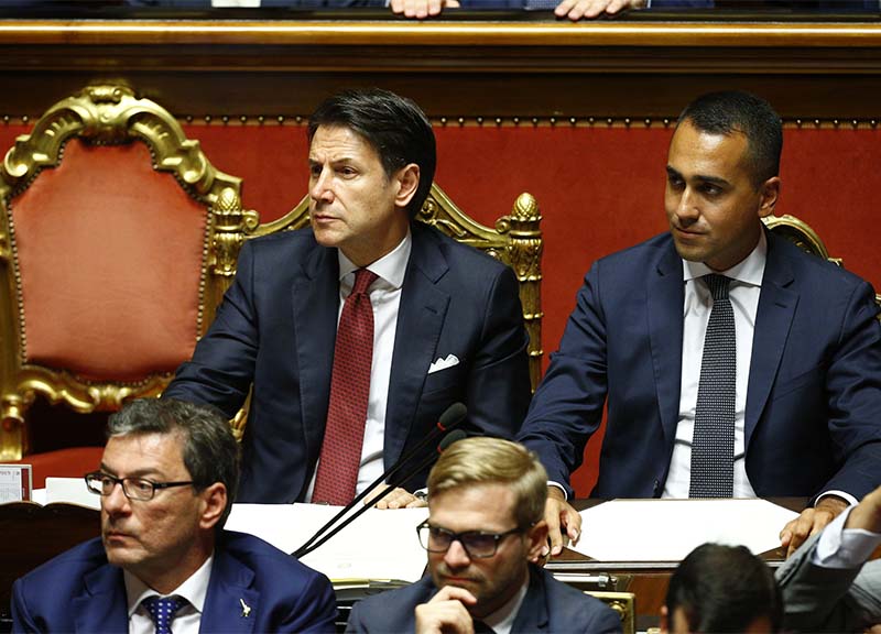 Di Maio, è giallo sul siluro partito dal suo libro: “Per qualcuno meglio…” Di Maio, è giallo sul siluro partito dal suo libro: “Per qualcuno meglio…”