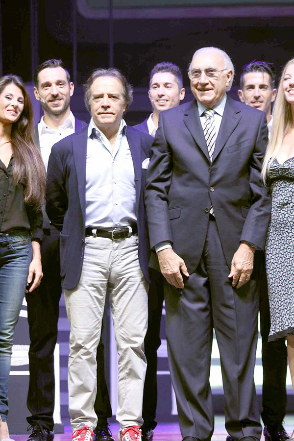Enrico Montesano tra arte e politica: da “Febbre da Cavallo” alla lotta No Vax