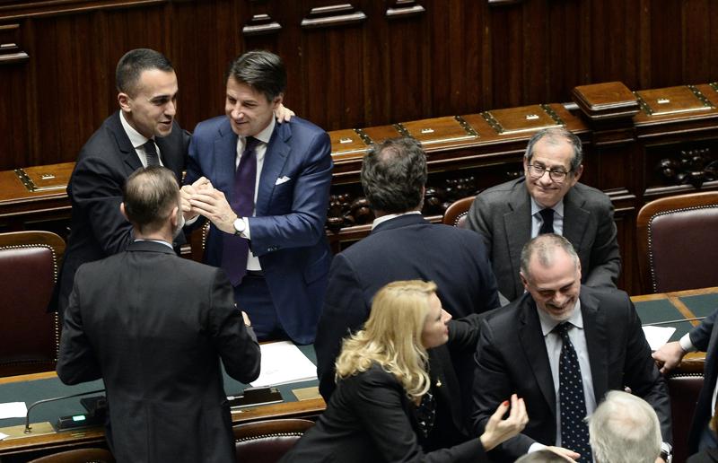 Di Maio, è giallo sul siluro partito dal suo libro: “Per qualcuno meglio…” Di Maio, è giallo sul siluro partito dal suo libro: “Per qualcuno meglio…”