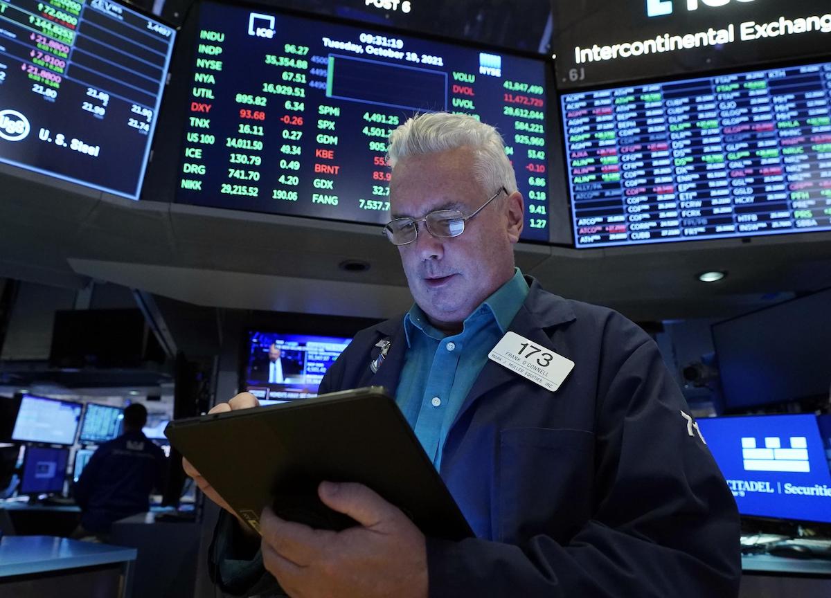 Wall Street, record per Dow Jones e S&P 500: c’è l’effetto Tesla e trimestrali Wall Street, record per Dow Jones e S&P 500: c’è l’effetto Tesla e trimestrali