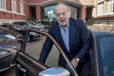 Milan, perdita 98 milioni (da -194 mln). Scaroni: “Subito stadio poi…”