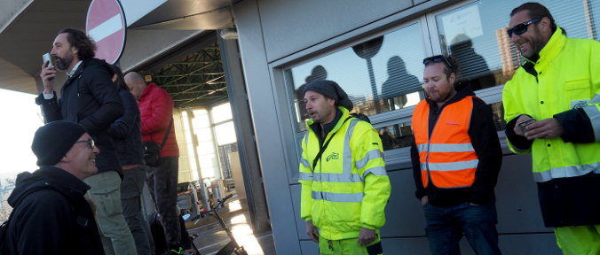 Green Pass, i portuali non mollano: corteo di protesta a Trieste. VIDEO Green Pass, i portuali non mollano: corteo di protesta a Trieste. VIDEO