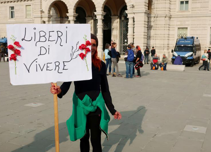 Green Pass, i portuali non mollano: corteo di protesta a Trieste. VIDEO Green Pass, i portuali non mollano: corteo di protesta a Trieste. VIDEO