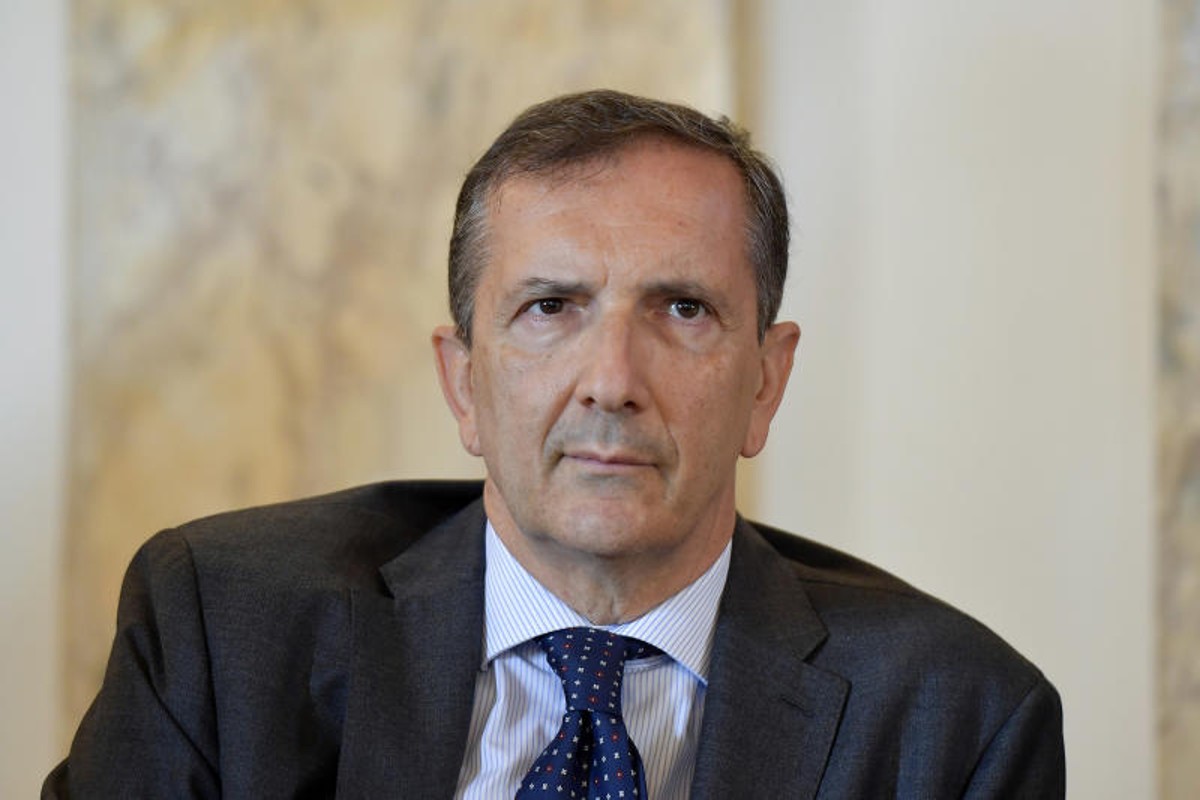 Tim, riviste le stime 2021 in ribasso: dopo i conti il titolo crolla in Borsa Tim, riviste le stime 2021 in ribasso: dopo i conti il titolo crolla in Borsa