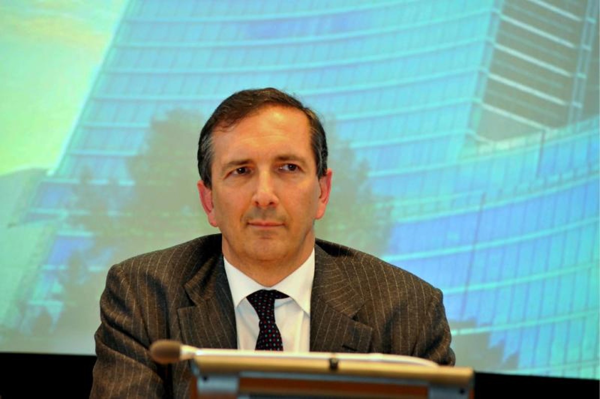 Tim, riorganizzazione strategica: Noovle, Sparkle e Olivetti i primi asset Tim, riorganizzazione strategica: Noovle, Sparkle e Olivetti i primi asset