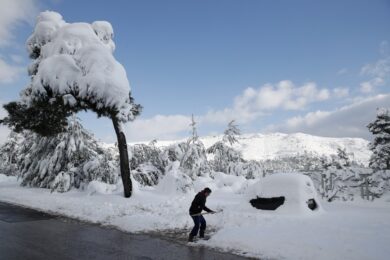Meteo, neve e freddo in arrivo con un nuovo ciclone