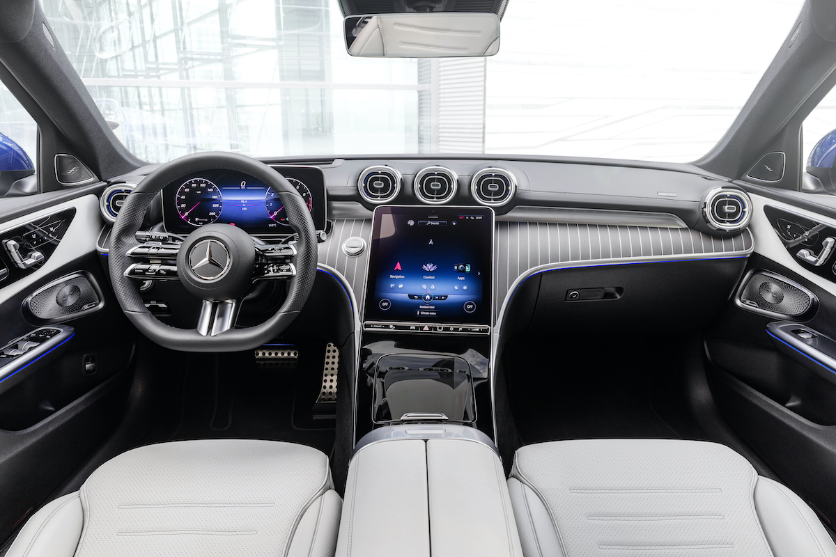 Con la Mercedes-Benz Classe C SW sulle strade storiche: la Panoramica Zegna Con la Mercedes-Benz Classe C SW sulle strade storiche: la Panoramica Zegna