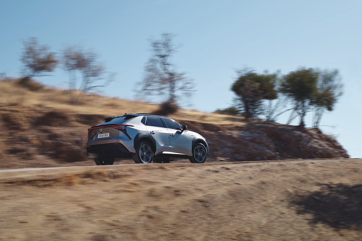 Toyota bZ4X, nato per essere 100% elettrico