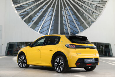 Sbarca in Brasile la Peugeot e-208 GT 100% elettrica