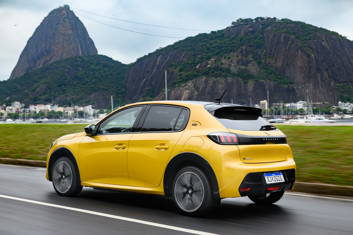 Sbarca in Brasile la Peugeot e-208 GT 100% elettrica