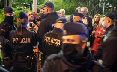 Polonia, ragazzi italiani aggrediti fuori da una discoteca: 2 sono gravi