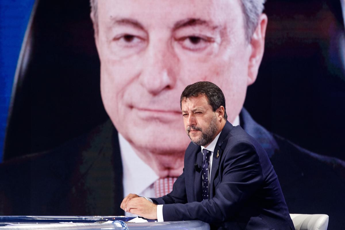 Lega, Salvini: “Se vuoi me ne vado”. L’ira al telefono con il vice Giorgetti Lega, Salvini: “Se vuoi me ne vado”. L’ira al telefono con il vice Giorgetti