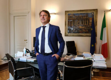 Pensioni, uscita a 63-64 anni con Ape contributiva. Ecco quando e come