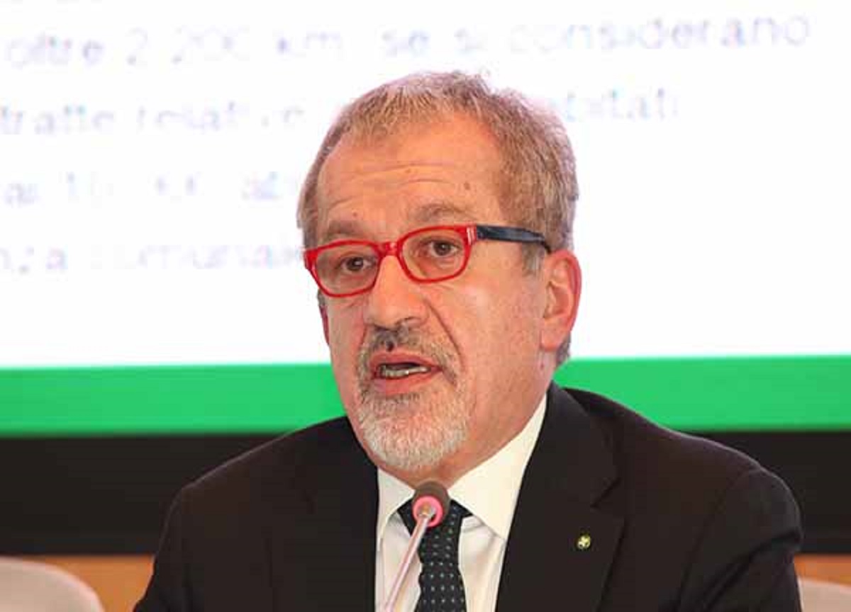 Lega, Maroni: “Giorgetti ha ragione sul Ppe. Salvini ascolta solo gli yes man” Lega, Maroni: “Giorgetti ha ragione sul Ppe. Salvini ascolta solo gli yes man”