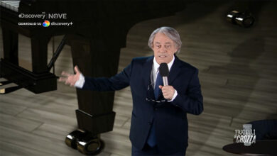 Fratelli di Crozza: Brunetta incensa Draghi: “quando parla ferma i satelliti in cielo.