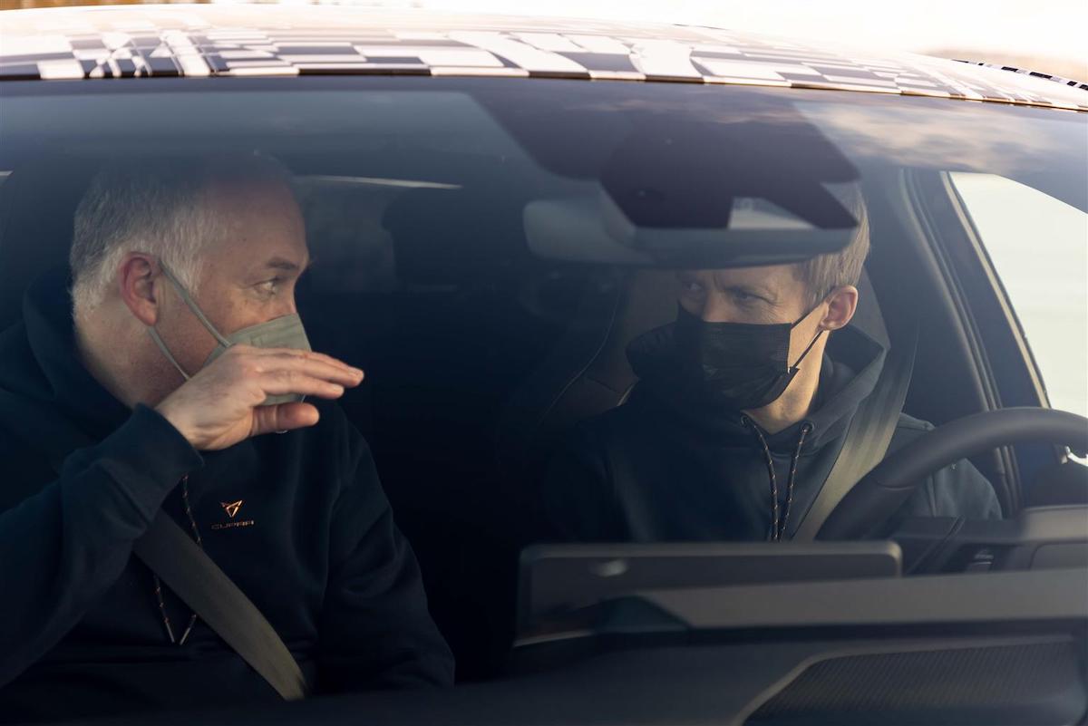 I Piloti del Cupra Racing portano lo spirito della gare sulla Born I Piloti del Cupra Racing portano lo spirito della gare sulla Born