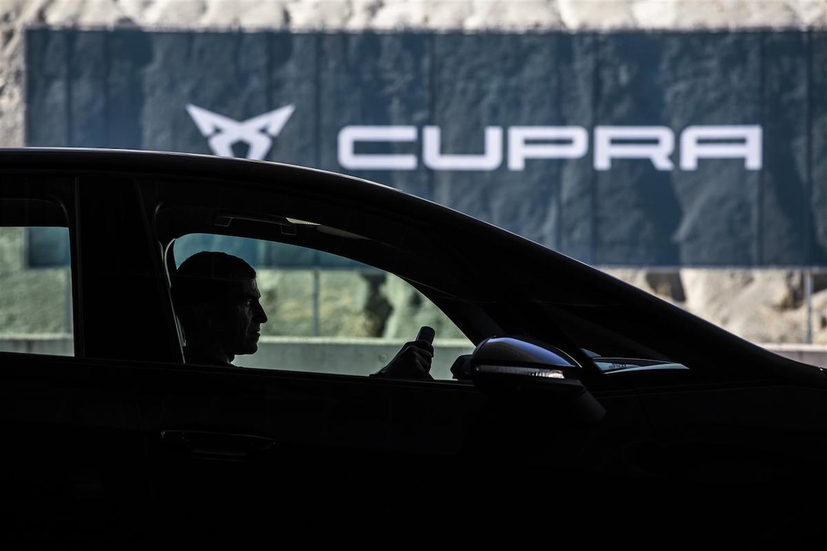 I Piloti del Cupra Racing portano lo spirito della gare sulla Born I Piloti del Cupra Racing portano lo spirito della gare sulla Born