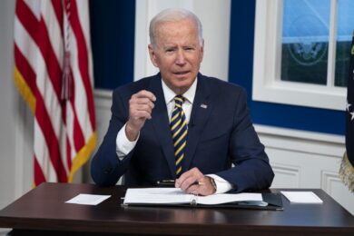 Usa, il Congresso approva piano Biden da 1,2 trilioni per infrastrutture