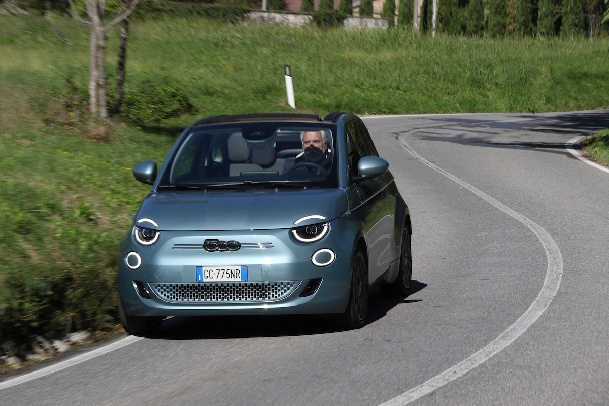 La Nuova 500 Cabrio apre l’era 100% elettrica di Fiat La Nuova 500 Cabrio apre l’era 100% elettrica di Fiat