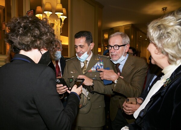 Il Generale Figliuolo a Milano incontra l’Associazione Amici della Lirica Il Generale Figliuolo a Milano incontra l’Associazione Amici della Lirica