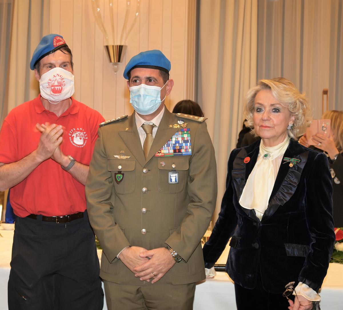 Il Generale Figliuolo a Milano incontra l’Associazione Amici della Lirica Il Generale Figliuolo a Milano incontra l’Associazione Amici della Lirica