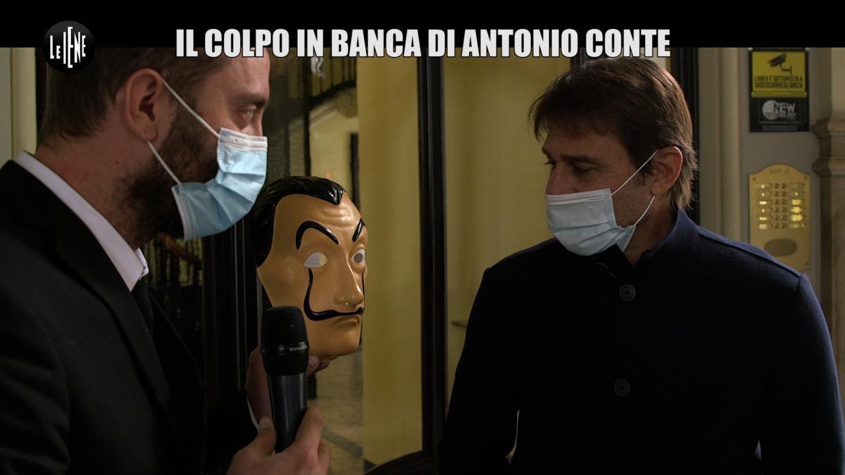 Le Iene, Antonio Conte e il “colpo in banca” dell’allenatore del Tottenham Le Iene, Antonio Conte e il “colpo in banca” dell’allenatore del Tottenham