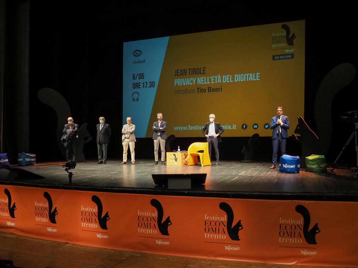 Galleria foto 'Sole 24 Ore, i buoni conti aspettando anche il Festival dell’Economia' - foto 1