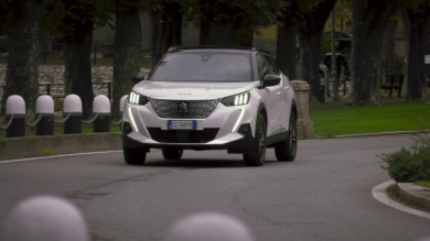 Peugeot e-2008 il bello di viaggiare in elettrico
