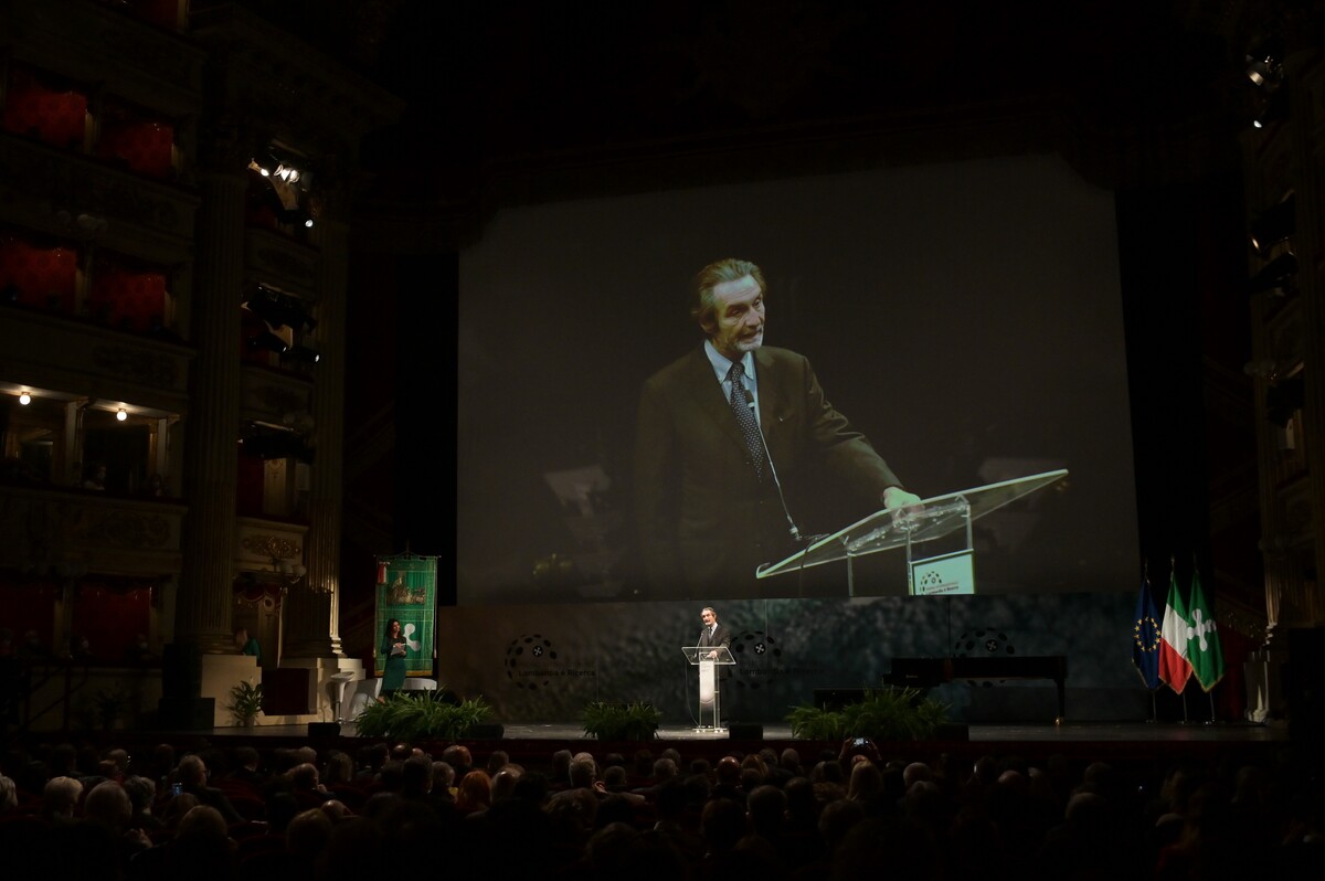 Premio Internazionale Lombardia è Ricerca premiati scienziati che hanno scoperto l’idrogeno verde. Premio Internazionale Lombardia è Ricerca premiati scienziati che hanno scoperto l’idrogeno verde.