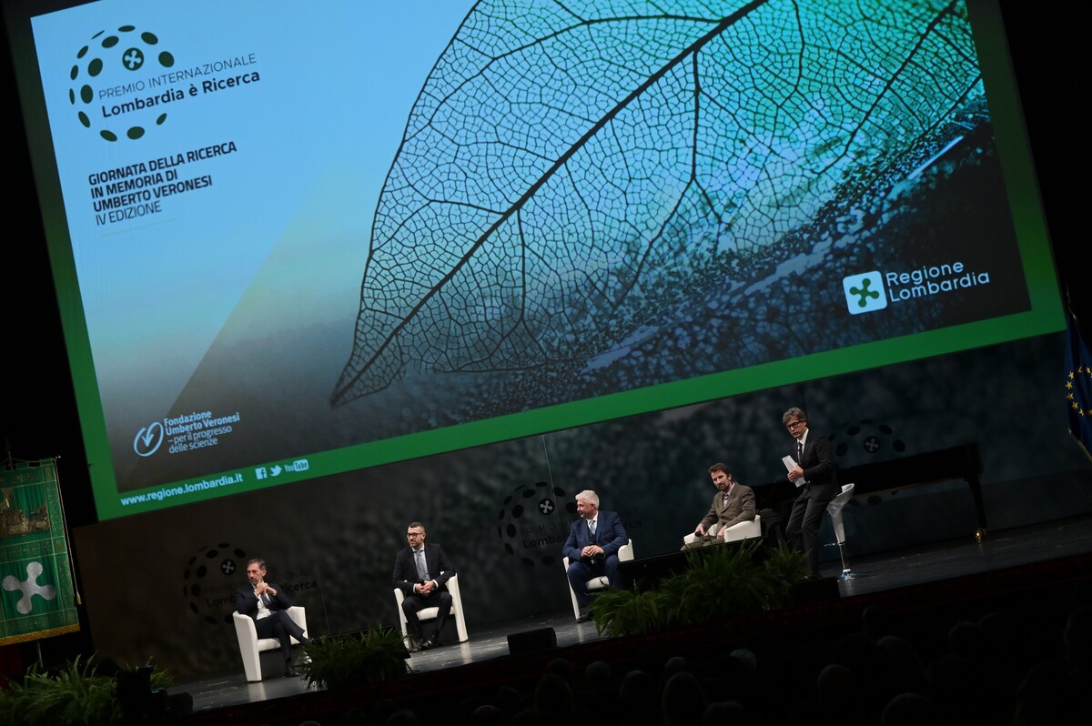 Premio Internazionale Lombardia è Ricerca premiati scienziati che hanno scoperto l’idrogeno verde. Premio Internazionale Lombardia è Ricerca premiati scienziati che hanno scoperto l’idrogeno verde.