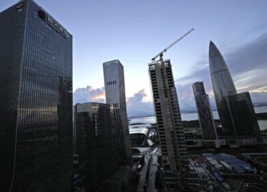 Cina,caos Evergrande durante il plenum. “Default e bancarotta”. “No,ha pagato”
