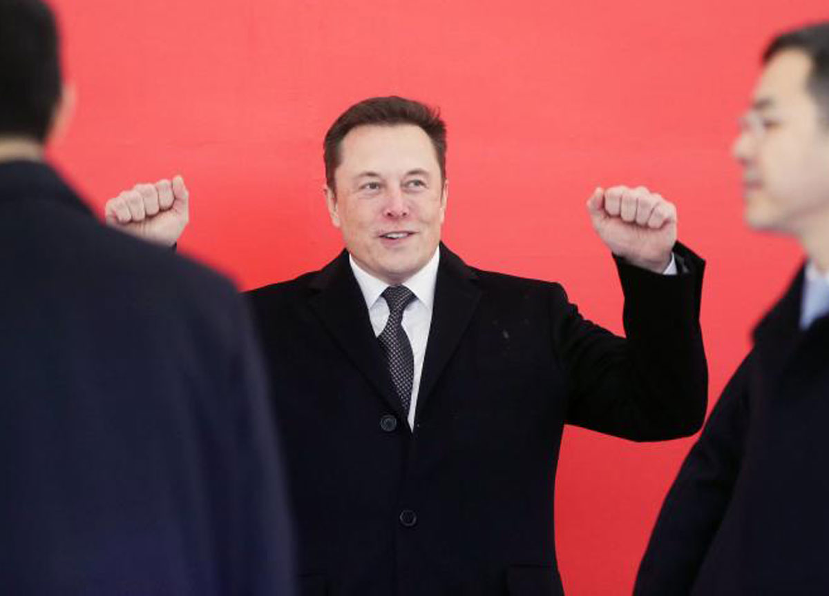 Tesla, l’ennesima beffa di Musk: vende azioni a 1000 dollari e le ricompra a 6 Tesla, l’ennesima beffa di Musk: vende azioni a 1000 dollari e le ricompra a 6