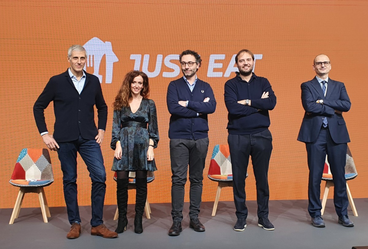 Just Eat compie 10 anni e apre a Milano il customer care con 200 addetti Just Eat compie 10 anni e apre a Milano il customer care con 200 addetti
