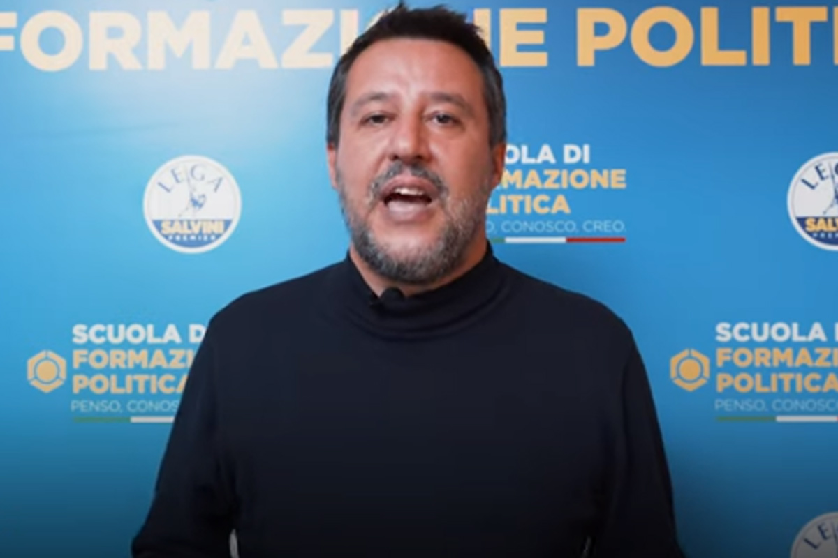 Salvini porta a scuola di politica vecchi e nuovi militanti Salvini porta a scuola di politica vecchi e nuovi militanti