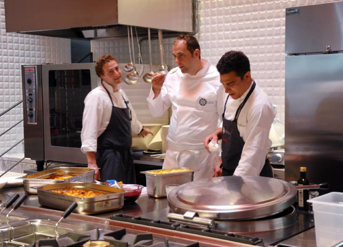 Londra, “Nel mio menù solo piatti vegani”. Chef 3 stelle Michelin licenziato Londra, “Nel mio menù solo piatti vegani”. Chef 3 stelle Michelin licenziato