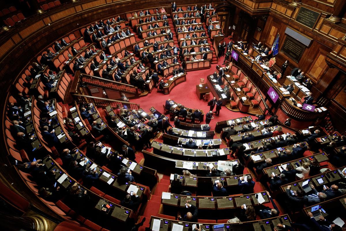 Manovra blindata con la fiducia, Parlamento esautorato. Al solito… Manovra blindata con la fiducia, Parlamento esautorato. Al solito…