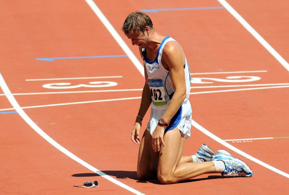 Alex Schwazer, libro-verità: “Ero un tossico, mentivo a Carolina per doparmi”